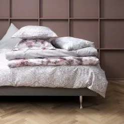 Høie Påslakanset ASTRID Satin 150x210 Rosa 9 Høie Påslakanset ASTRID Satin 150x210 Rosa -Sovrum affär 119840