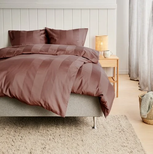 KRONBORG Påslakanset BARBO Satin 150x210 Taupe 5 KRONBORG Påslakanset BARBO Satin 150x210 Taupe - Bild 3